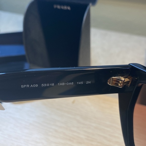 Prada (authentic) New Sunglasses Black/Brown Gradient Gold Logo - Picture 4 of 7
